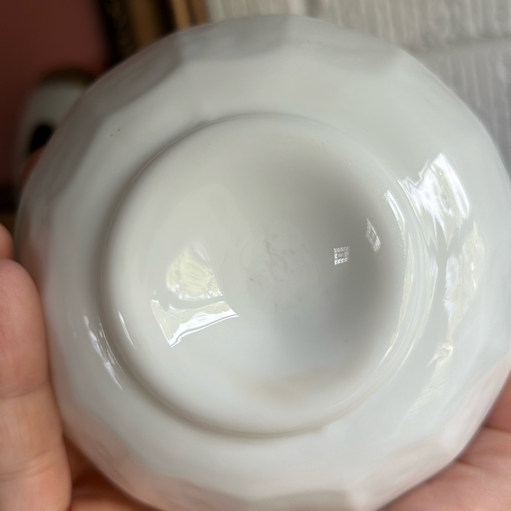 Vintage white milkglass budvase vase  6” tall.  4” wide across bottom.  No chips - Picture 5 of 5